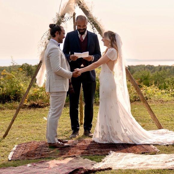 Elegant, Boho, Unique Wedding Dress - “Stevie” by Daughter’s of Simone - Size 6 - Picture 9 of 15